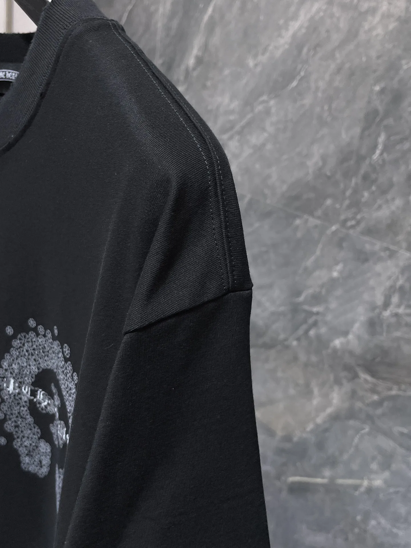P180 New for summer Chrome Hearts 25ss frayed version, high weight, environmentally friendly, high-quality top-grade fabric, 280g Cromat hoof Sanskrit cross embroidery, hand-painted short sleeves, vacuum embroidery method! Heavy embroidery! ! ! Tens of thousands of needles! ! Counter synchronization 1:1 replica version Recommended colors: black white gray code size: S, M, L, XL